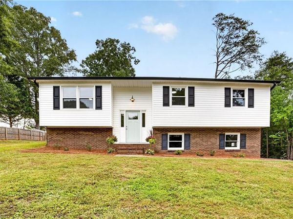 5701 Cannoy Street , Winston-Salem, NC 27105