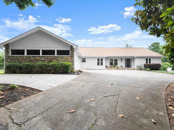 560 Saddle Creek Circle, Roswell, GA 30076