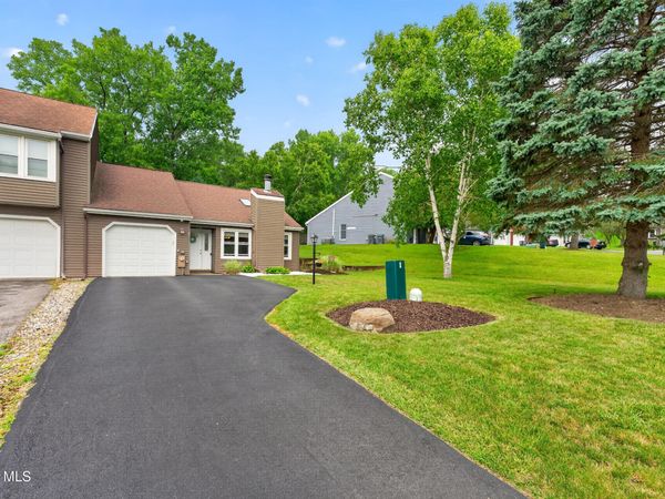 7 Westchester Court, Clifton Park, NY 12065