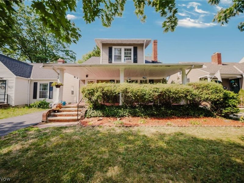 3537 E Scarborough Road, Cleveland Heights, OH 44118 Photo 2