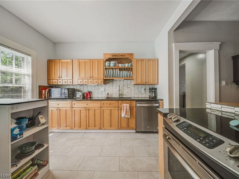 3537 E Scarborough Road, Cleveland Heights, OH 44118 Photo 22