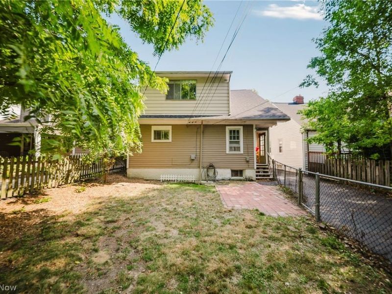 3537 E Scarborough Road, Cleveland Heights, OH 44118 Photo 4