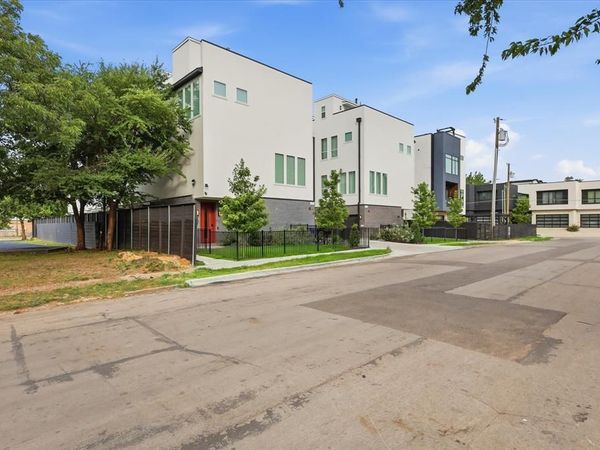 2015 California Drive, Unit 104, Dallas, TX 75204