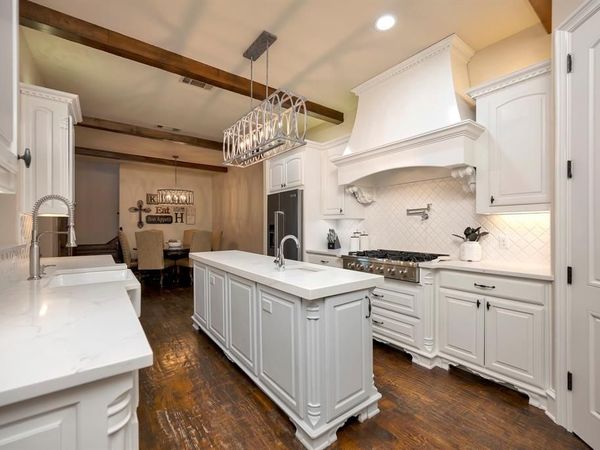 8100 Canyon Oak Drive, North Richland Hills, TX 76182