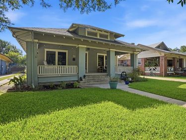 2243 Fairmount Avenue, Fort Worth, TX 76110