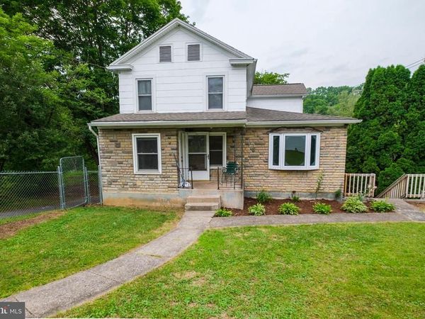 815 W WATER STREET , BELLEFONTE, PA 16823