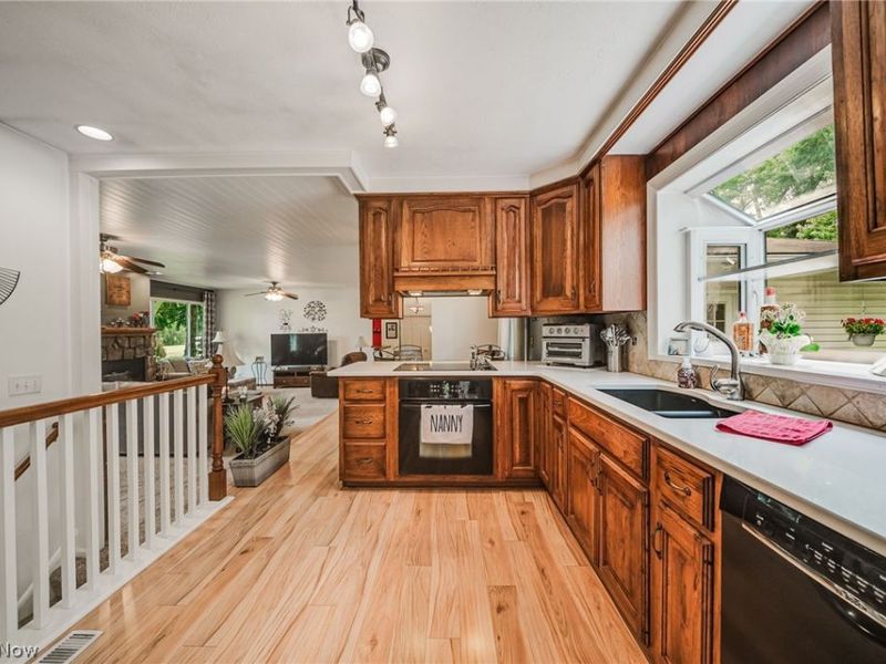 5824 Hartneck Road, Valley City, OH 44280 Photo 12