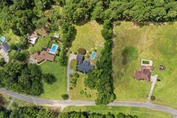 1318 Longstreet Road  photo 4
