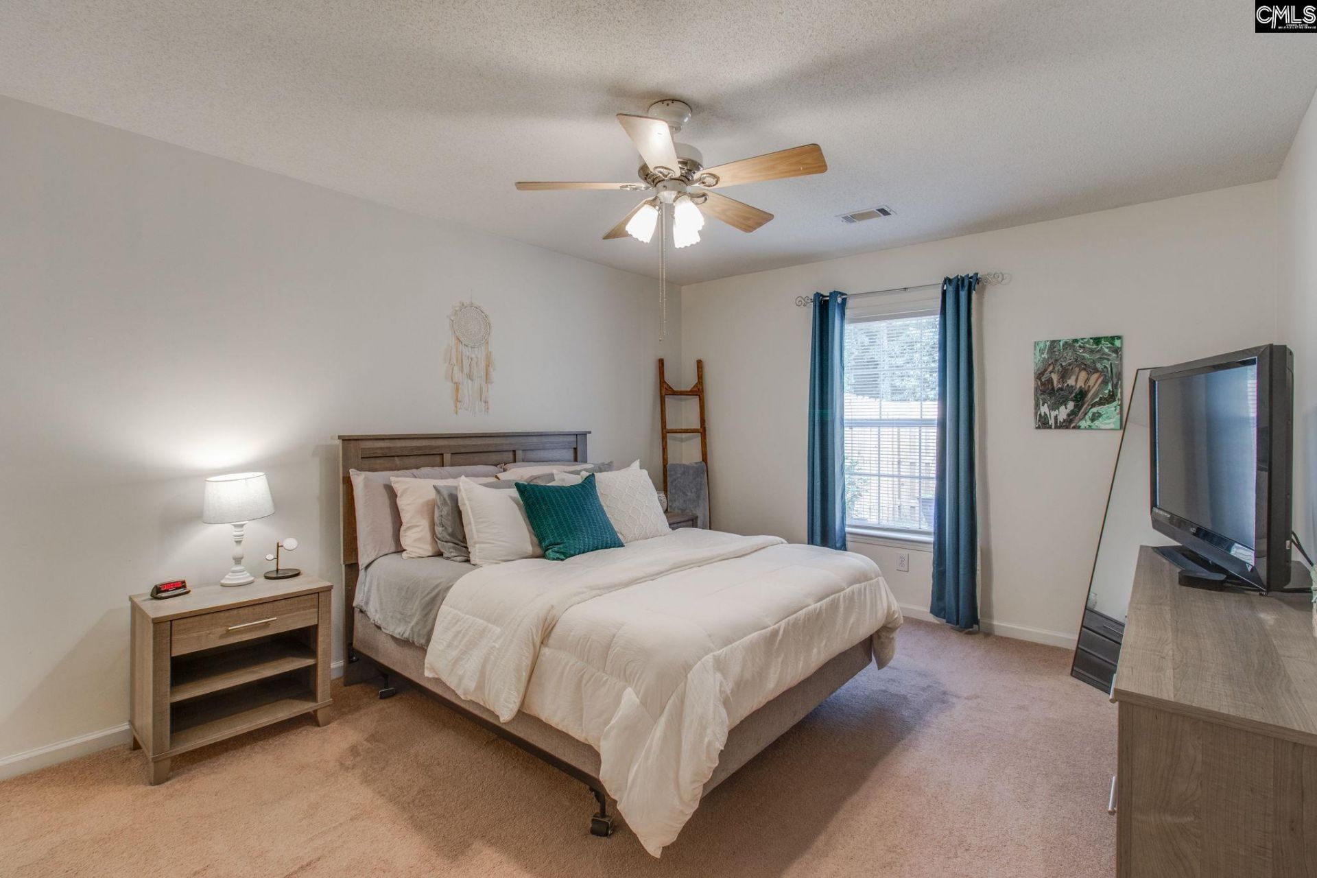 145 Thorn Tree Lane Photo 8