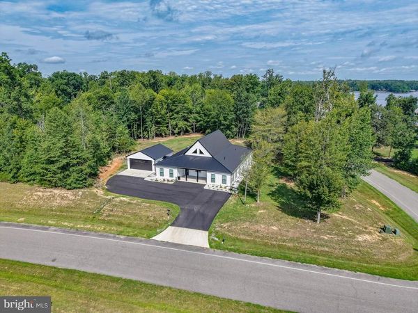 375 ARK AVE., BUMPASS, VA 23024
