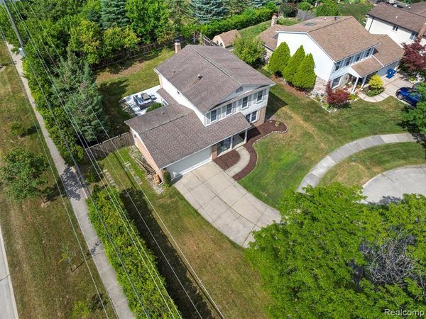 44272 Richmond Court, CANTON, MI 48187