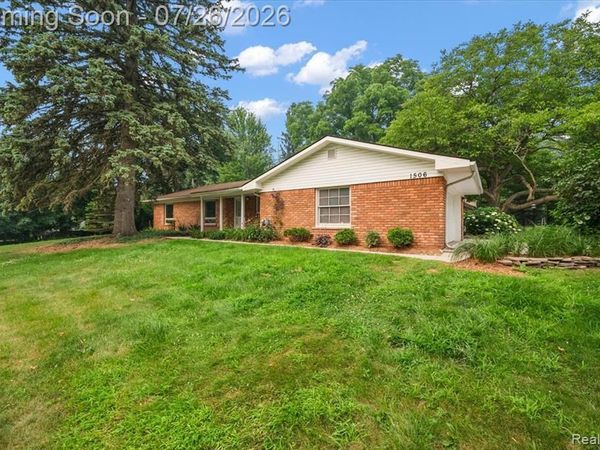 1506 Ledbury Drive, Bloomfield Twp, MI 48304
