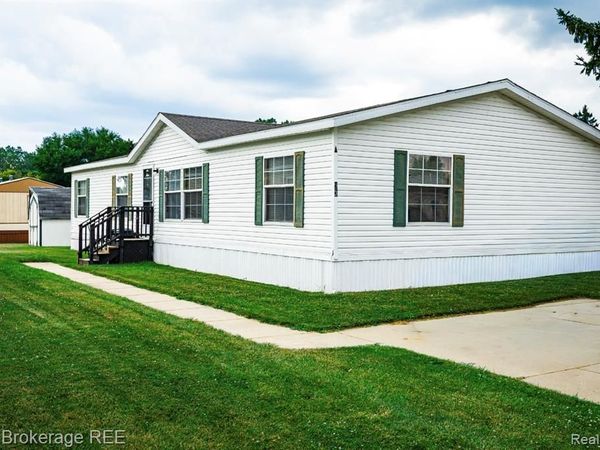 93 Woodcrest, Swartz Creek, MI 48473