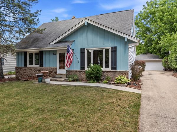 10404 W Darnel STREET, Milwaukee, WI 53224