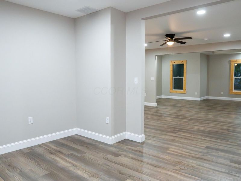 1052 Forest Avenue, Columbus, OH 43206 Photo 32