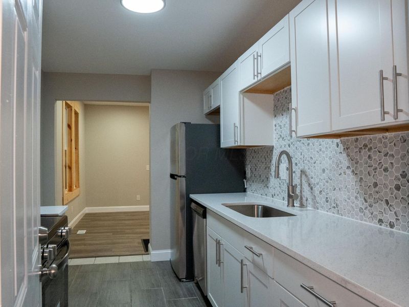 1052 Forest Avenue, Columbus, OH 43206 Photo 9