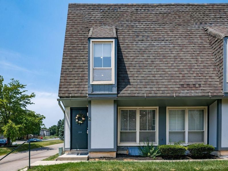 1046 Merrimar Circle N, Unit A, Columbus, OH 43220 Photo 1