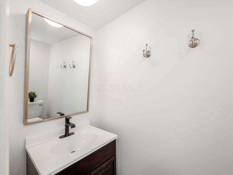 1046 Merrimar Circle N, Unit A, Columbus, OH 43220 Photo 34