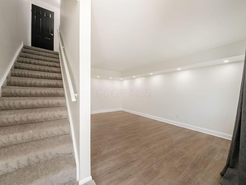 1046 Merrimar Circle N, Unit A, Columbus, OH 43220 Photo 5
