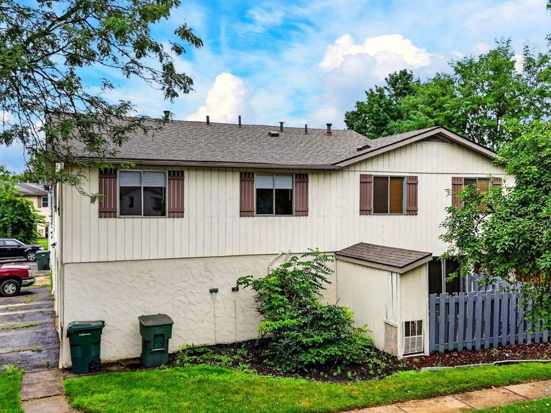 2519 Burgandy Lane, Unit A, Columbus, OH 43232 Photo 1