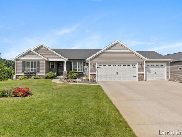 11797 Crystal Ridge Drive NE, Sparta, MI 49345