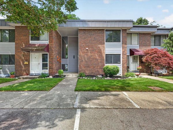 2437 Hampton Court SE, Grand Rapids, MI 49546