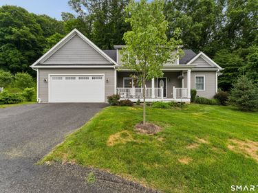 7 Tall Oaks, Unit 7, New Milford, CT 06776