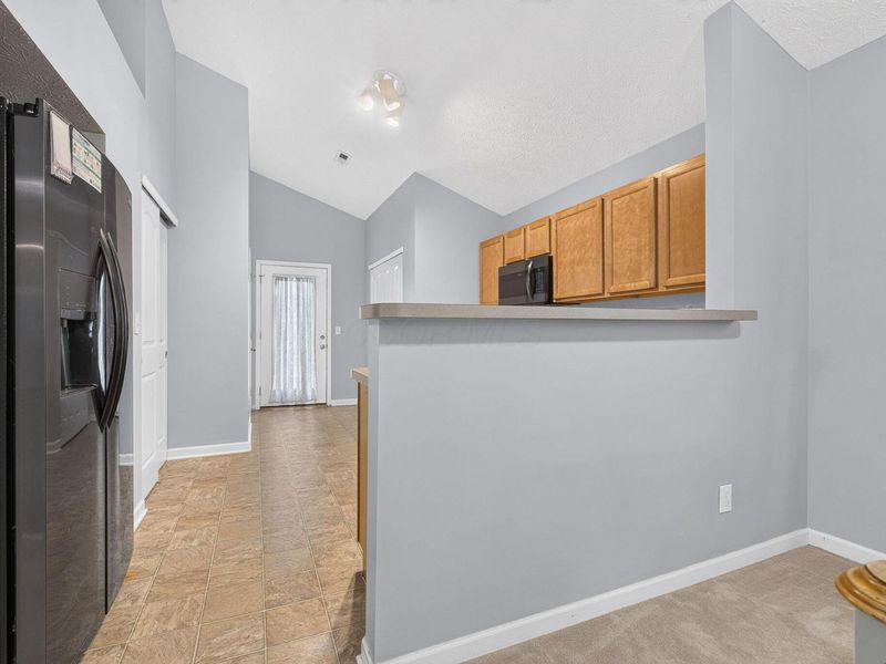 657 Gleaming Drive, Galloway, OH 43119 Photo 10