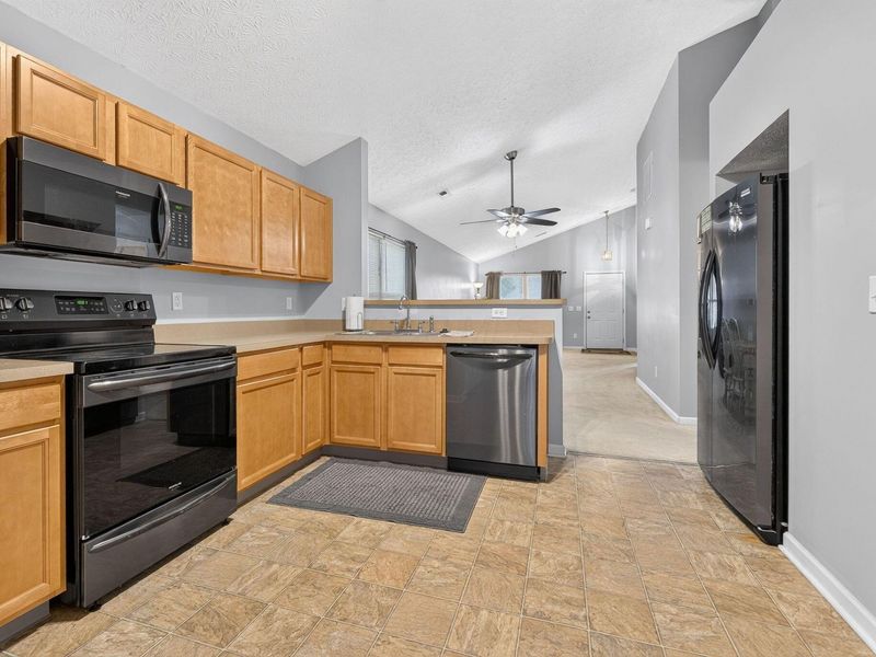 657 Gleaming Drive, Galloway, OH 43119 Photo 15