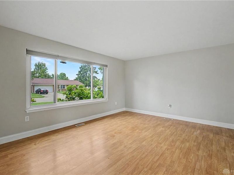 262 Cambridge Drive, Fairborn, OH 45324 Photo 6