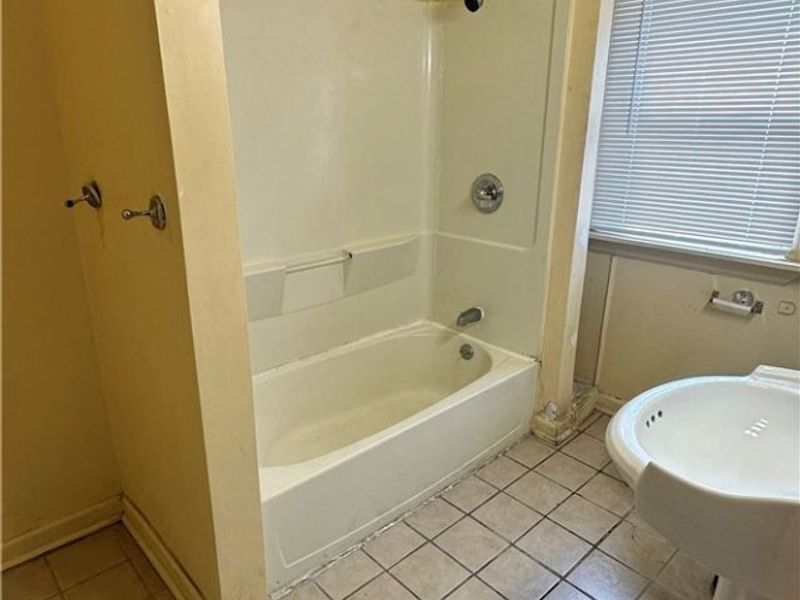 1828 Noble Road, East Cleveland, OH 44112 Photo 20