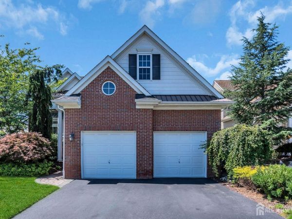 10 Nappa Court, Monroe Township, NJ 08831