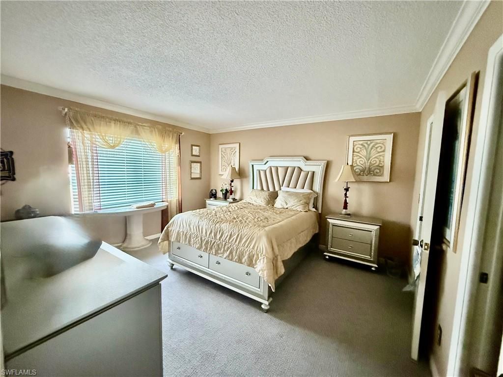 1 High Point Cir W, Unit 303, Naples, FL 34103 Photo