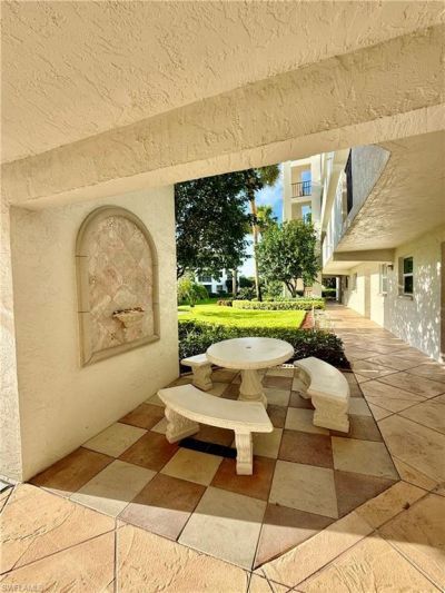 1 High Point Cir W, Unit 303, Naples, FL 34103 Photo