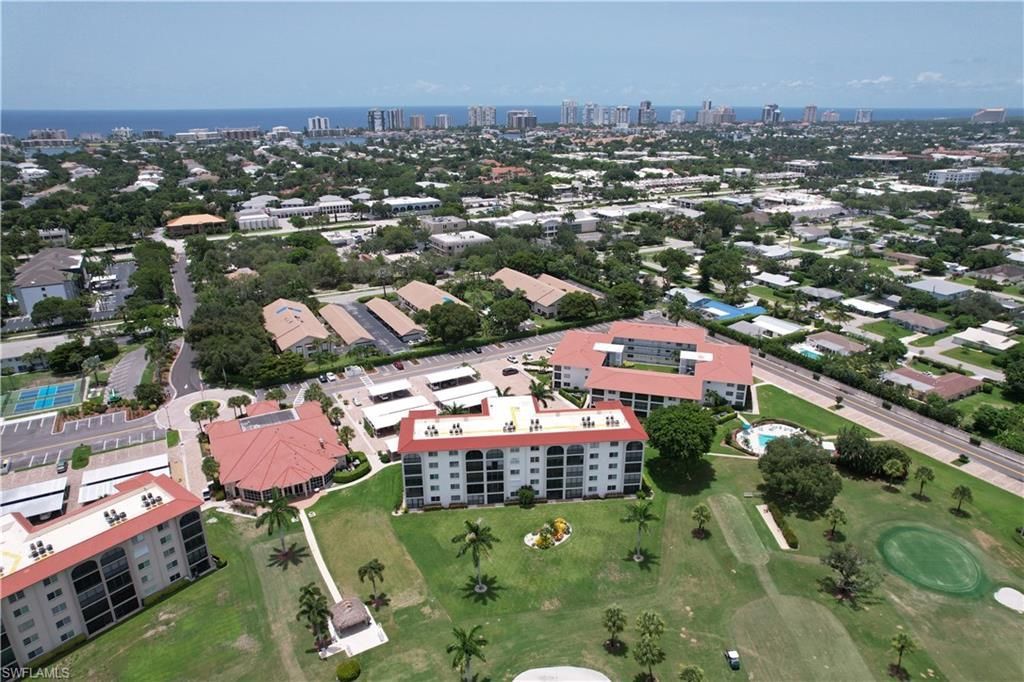1 High Point Cir W, Unit 303, Naples, FL 34103 Photo