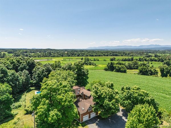 9 Breezy Ridge Road , Kinderhook, NY 12106