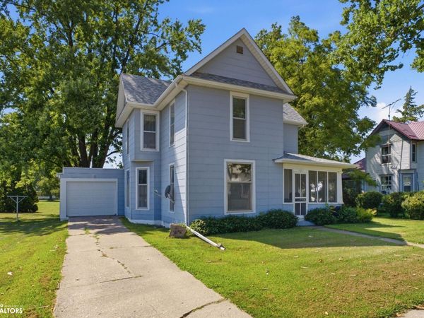 206 N Ellis Street, Keota, IA 52248