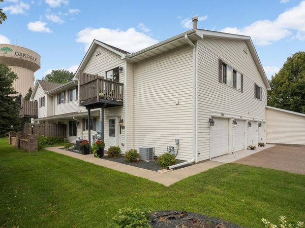 7580 13th Street N, Oakdale, MN 55128