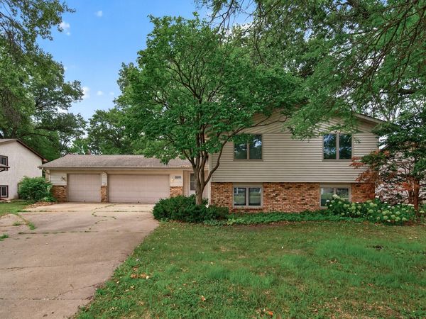 820 86th Lane NW, Coon Rapids, MN 55433