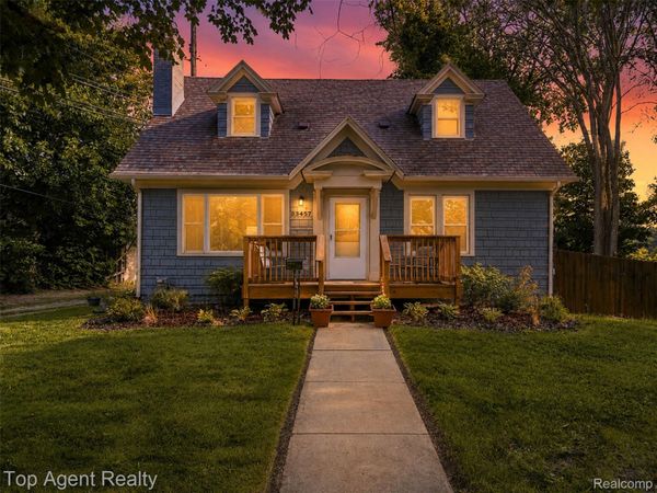 23457 Buckingham Street, Clinton Township, Mi 48036