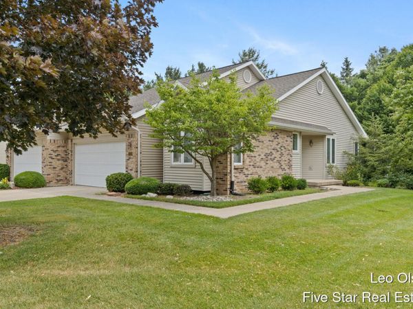 2220 Meadowglen Drive NE, Unit 7, Grand Rapids, MI 49505