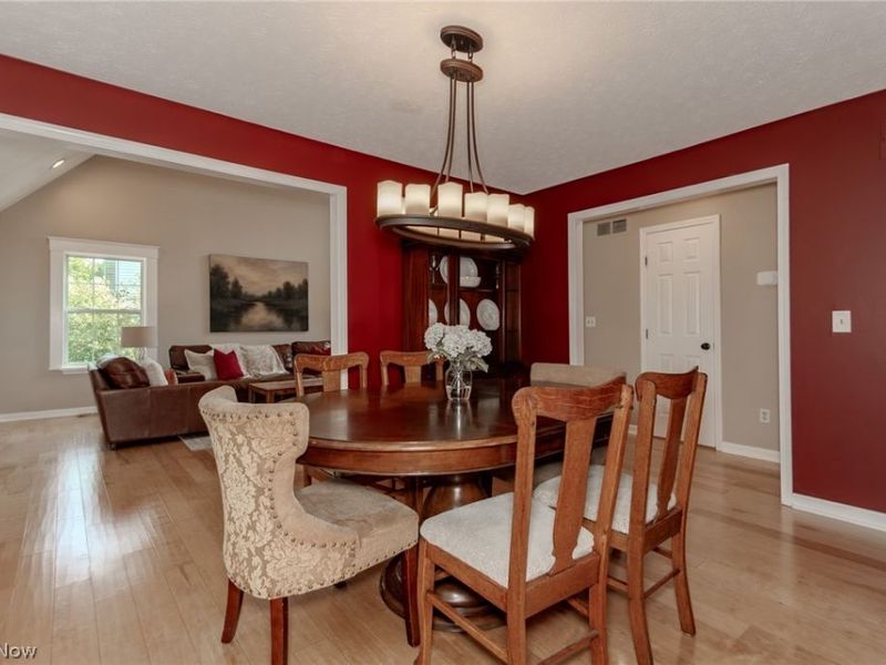 102 Middle Post Point , Chardon, OH 44024 Photo 12