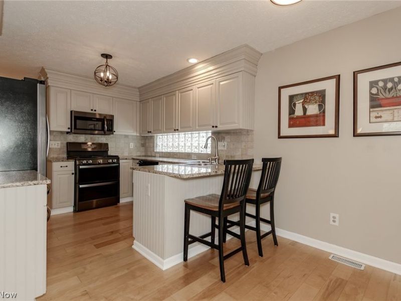 102 Middle Post Point , Chardon, OH 44024 Photo 14