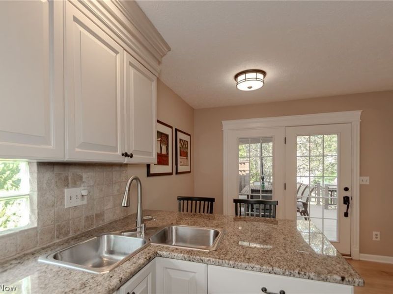 102 Middle Post Point , Chardon, OH 44024 Photo 18