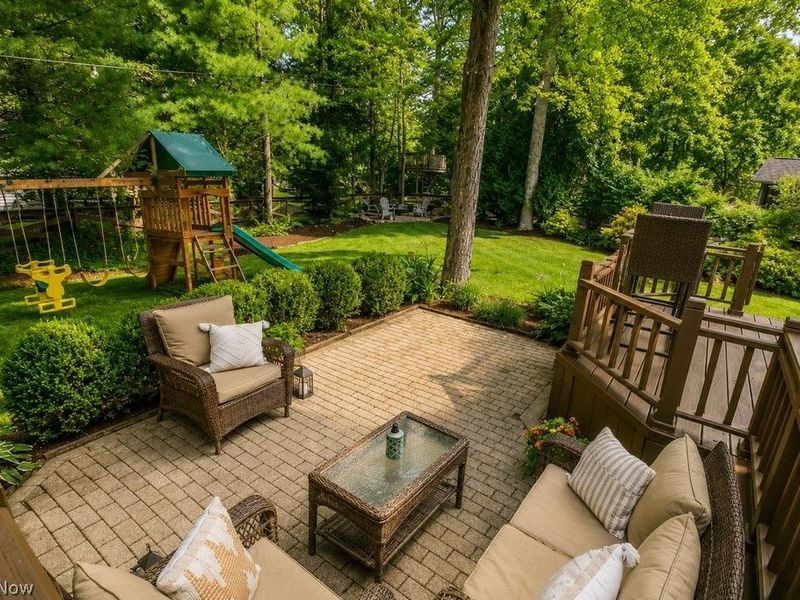 102 Middle Post Point , Chardon, OH 44024 Photo 2