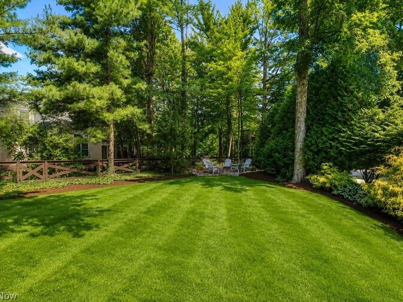 102 Middle Post Point , Chardon, OH 44024 Photo 4