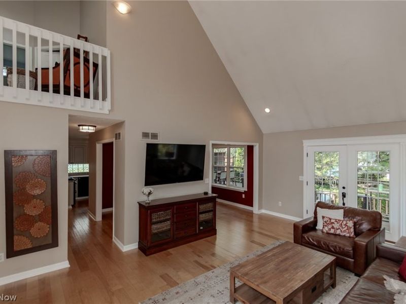102 Middle Post Point , Chardon, OH 44024 Photo 6