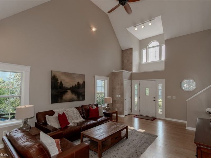 102 Middle Post Point , Chardon, OH 44024 Photo 8