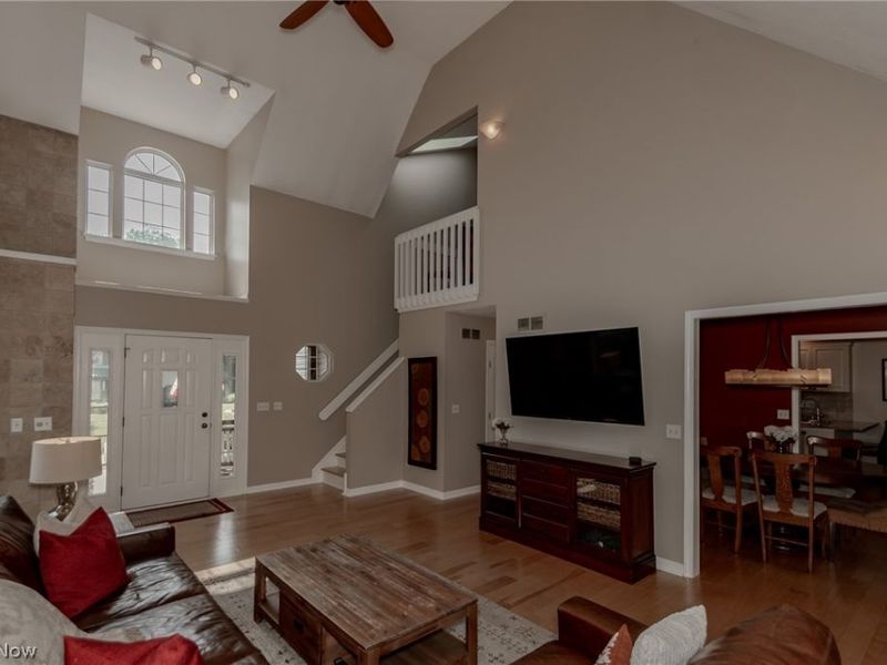 102 Middle Post Point , Chardon, OH 44024 Photo 9