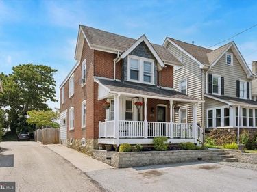 32 W CENTRAL AVENUE, PAOLI, PA 19301